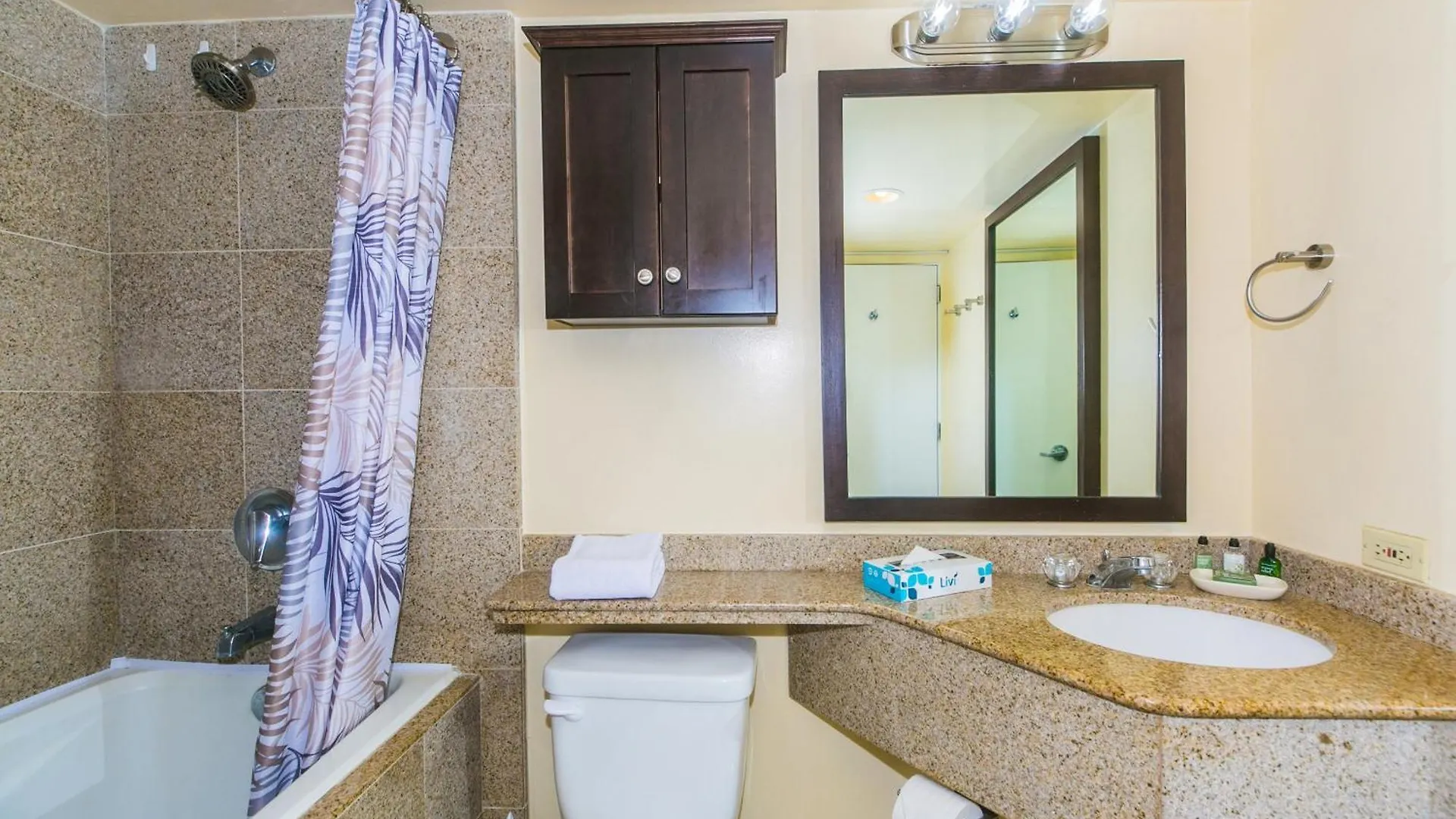 Ilikai Tower 2121 City View 1Br Honolulu Apartment