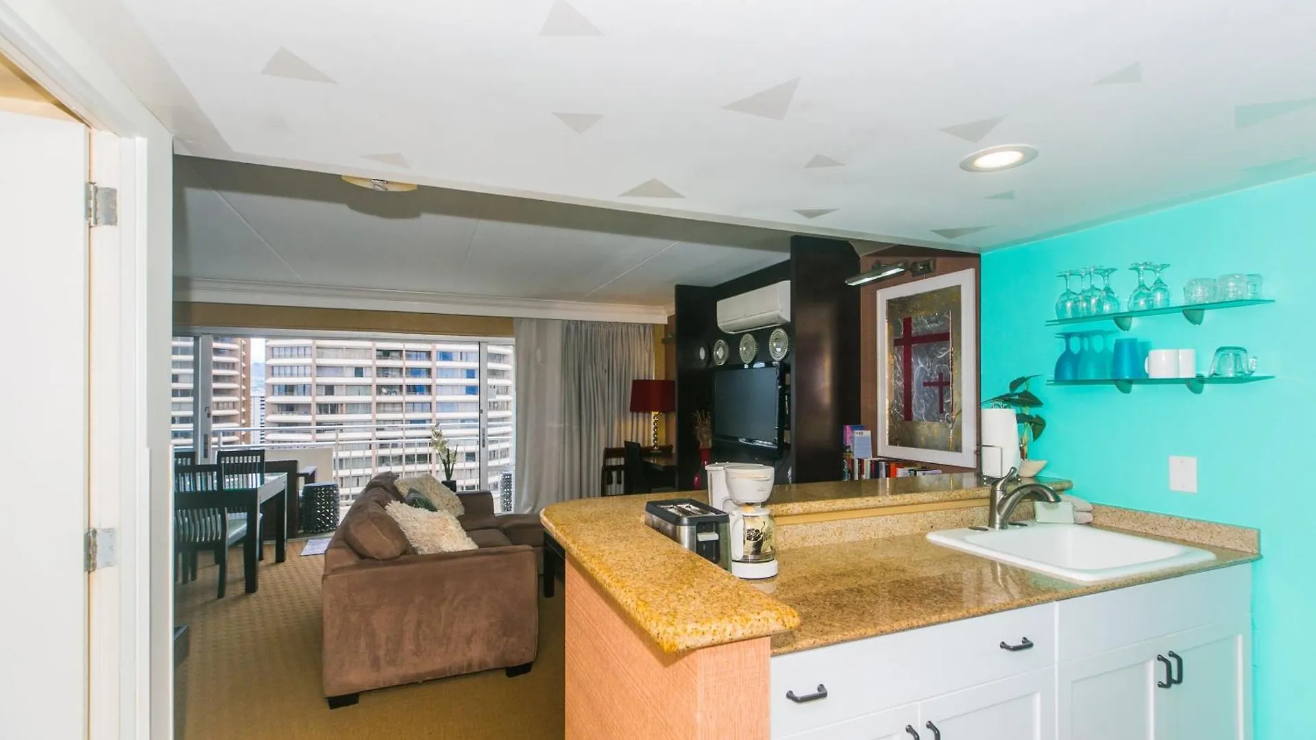Ilikai Tower 2121 City View 1Br Honolulu Apartment